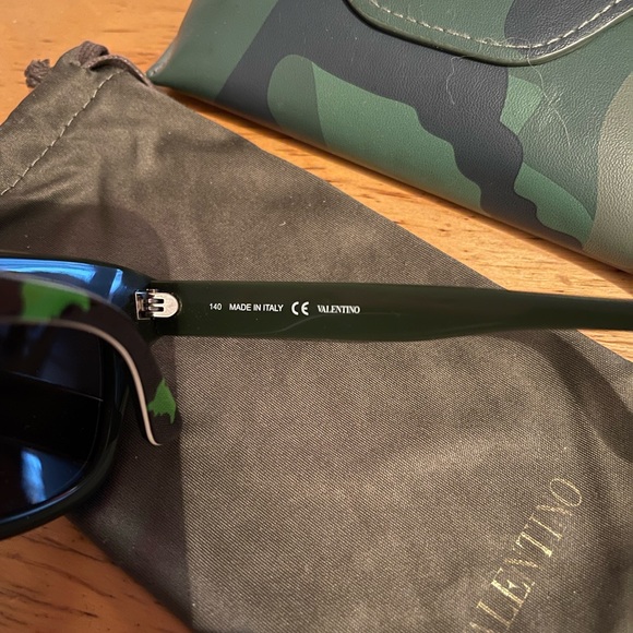 Valentino camo sunglasses (like new) - Picture 3 of 4